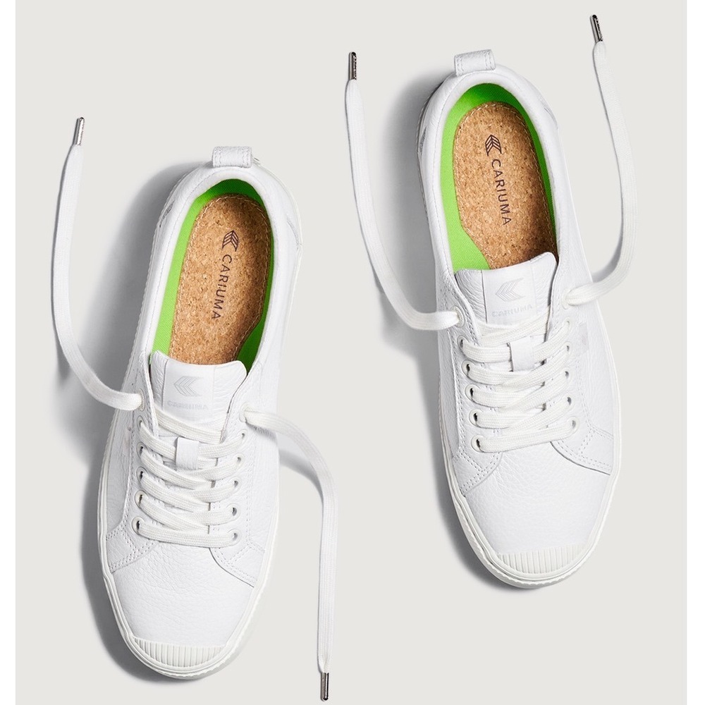 Cariuma OCA Low Off-White Premium Pebbled Leather Sneakers Womens 8.5 Mens 7 NEW